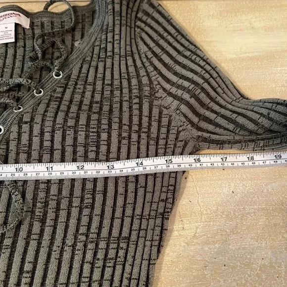 ARIZONA Jean Co. Sweater Women’s Green Lace up Collar Ribbed Knit Pullover - Picture 5 of 6